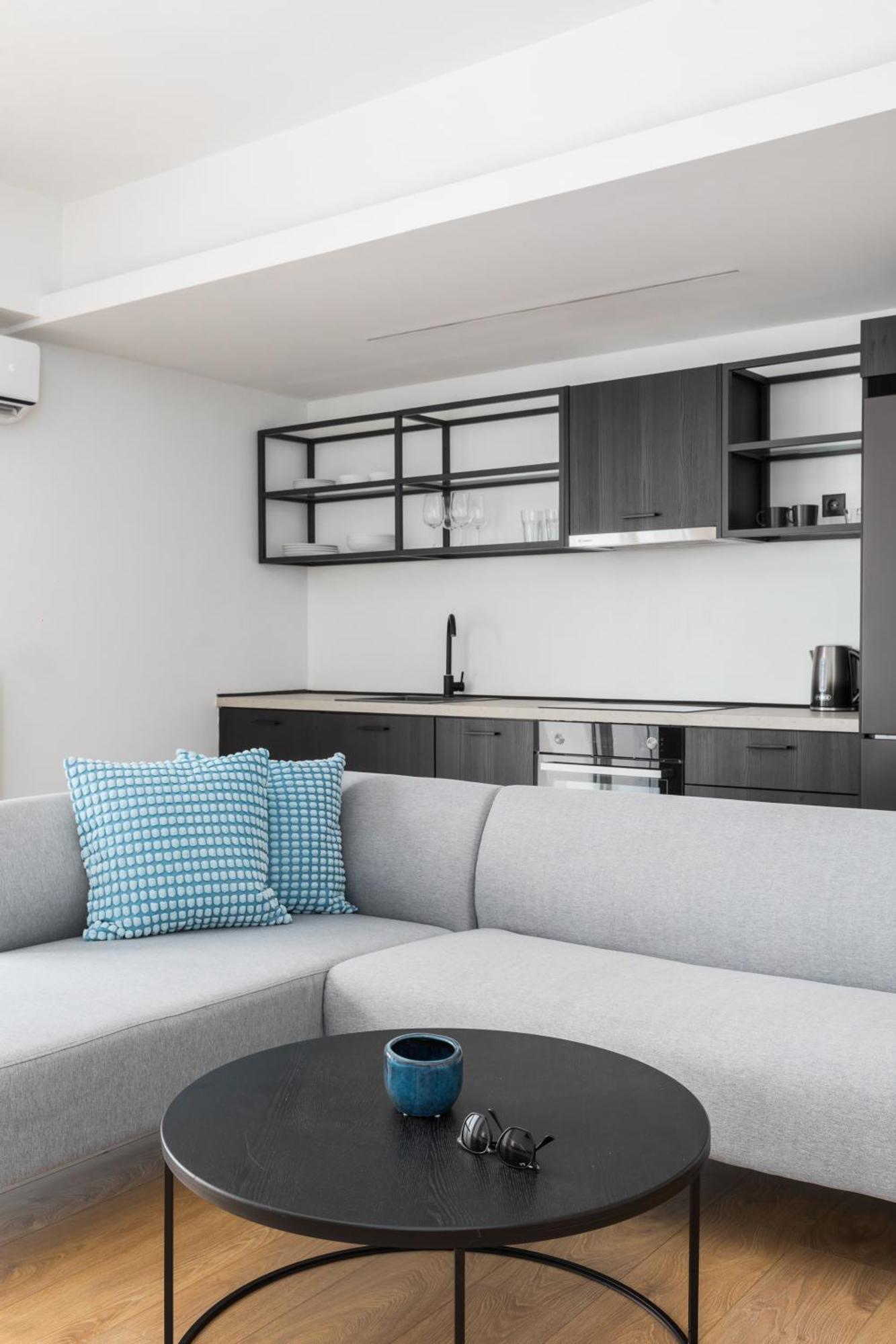 Celine By Halu!, Spacious Apartments Next To Business Hub Tesalonika Bagian luar foto