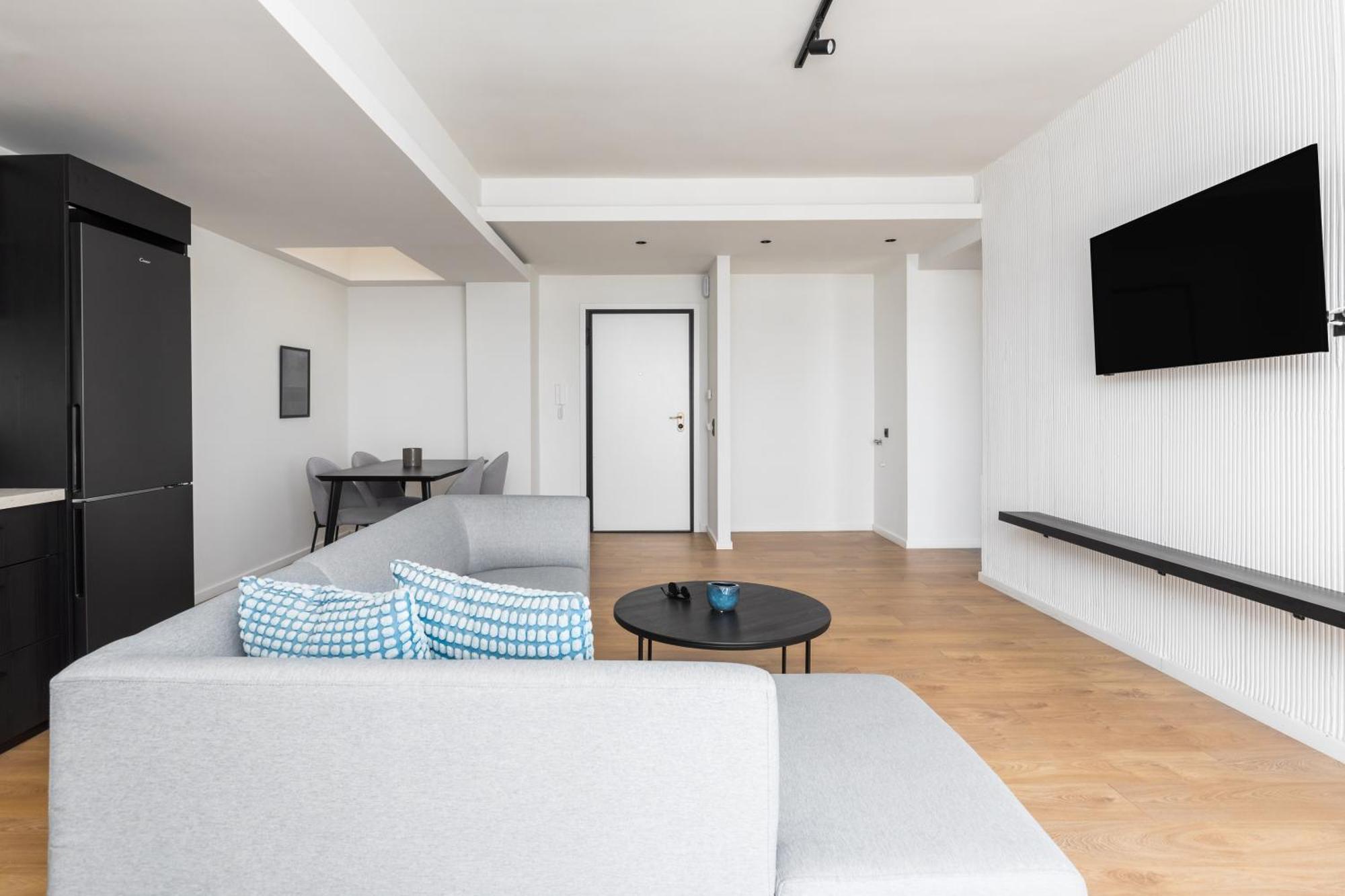 Celine By Halu!, Spacious Apartments Next To Business Hub Tesalonika Bagian luar foto