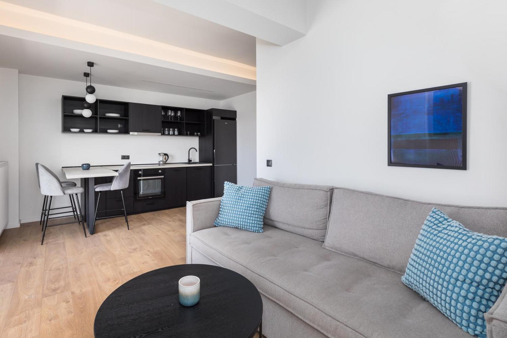 Celine By Halu!, Spacious Apartments Next To Business Hub Tesalonika Bagian luar foto